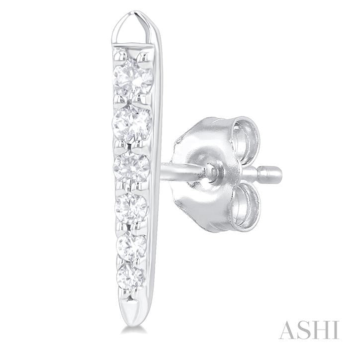 1/10 Ctw Petite Vertical Bar Graduated Round Cut Diamond Fashion Stud Earring in 10K White Gold