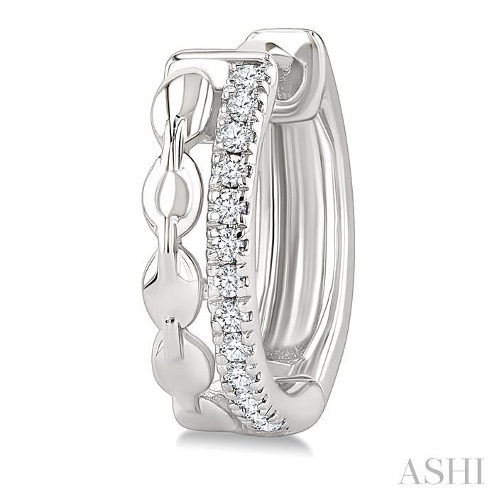 1/10 Ctw Round Cut Diamond Open Link Petite Huggie Earrings in 10K White Gold