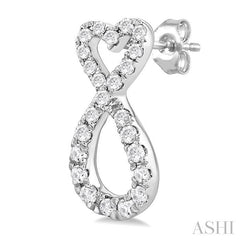 1/4 Ctw Infinity Heart Round Cut Diamond Fashion Earring in 10K White Gold