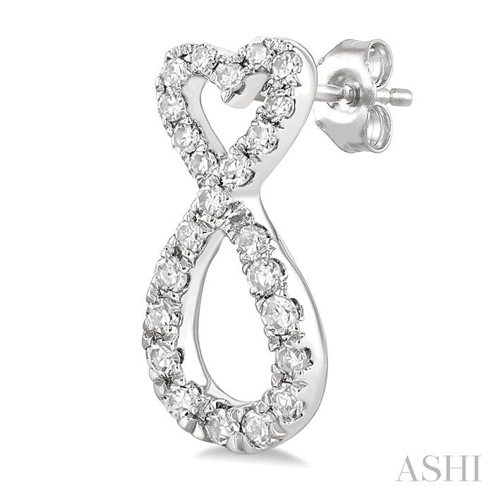 1/4 Ctw Infinity Heart Round Cut Diamond Fashion Earring in 10K White Gold