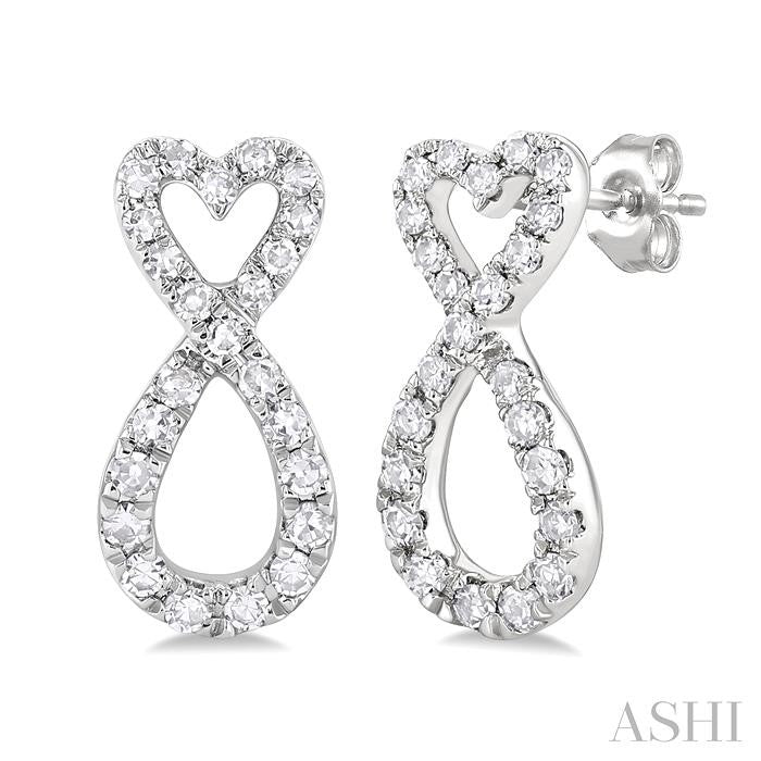 1/4 Ctw Infinity Heart Round Cut Diamond Fashion Earring in 10K White Gold