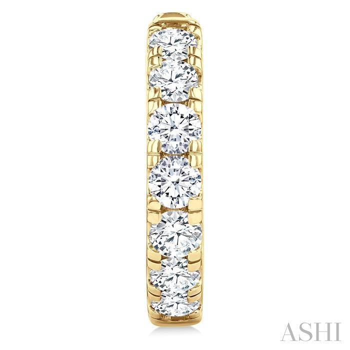 2 Ctw Round Cut Diamond Hoop Earrings in 14K Yellow Gold
