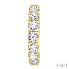 2 1/2 Ctw Round Cut Diamond Hoop Earrings in 14k Yellow gold