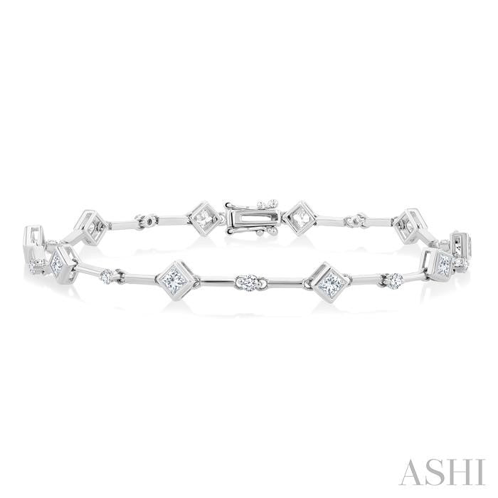 1 1/3 Ctw Bezel Set Princess and Round Cut Diamond Bar Link Bracelet in 14K White Gold