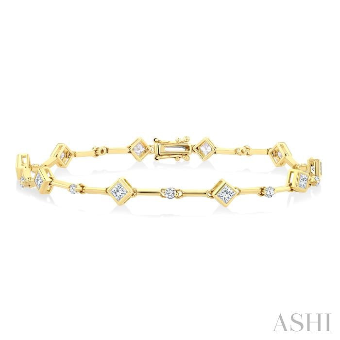 1 1/3 Ctw Bezel Set Princess and Round Cut Diamond Bar Link Bracelet in 14K Yellow Gold