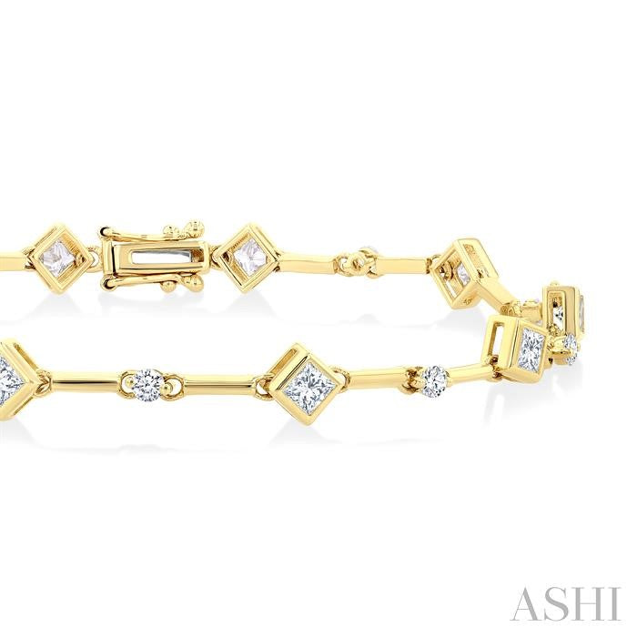 1 1/3 Ctw Bezel Set Princess and Round Cut Diamond Bar Link Bracelet in 14K Yellow Gold
