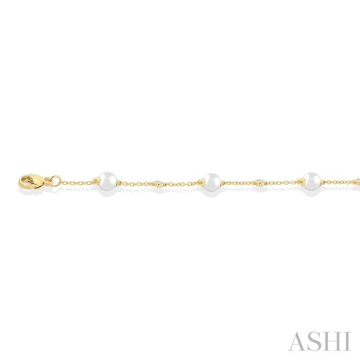 5 MM Round Shape Cultured Pearl and 1/6 Ctw Round Cut Diamond Fashion Station Bracelet in 14K Yellow Gold