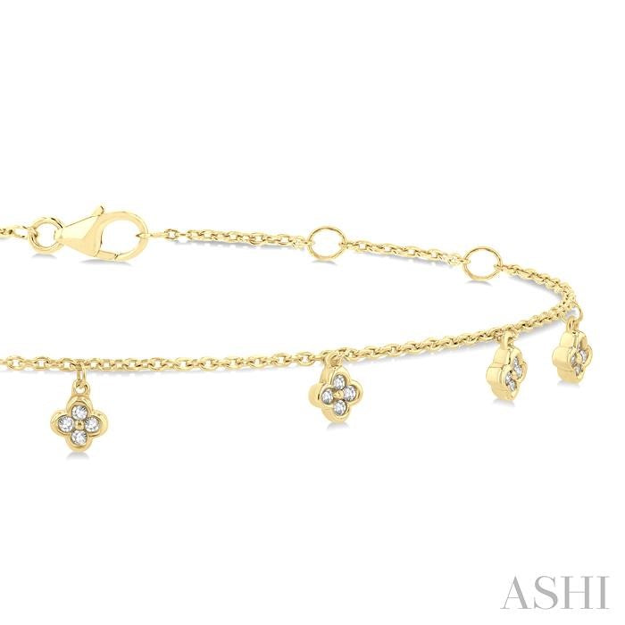 1/10 Ctw Hanging Clover Motif Round Cut Diamond Station Bracelet in 10K Yellow Gold