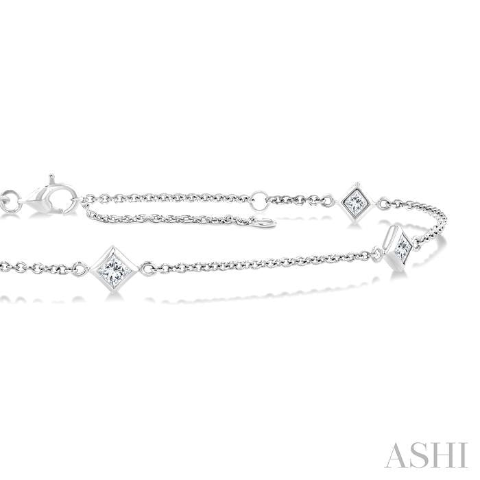 1/2 Ctw Princess Cut Diamond Station Bracelet in 14K White Gold