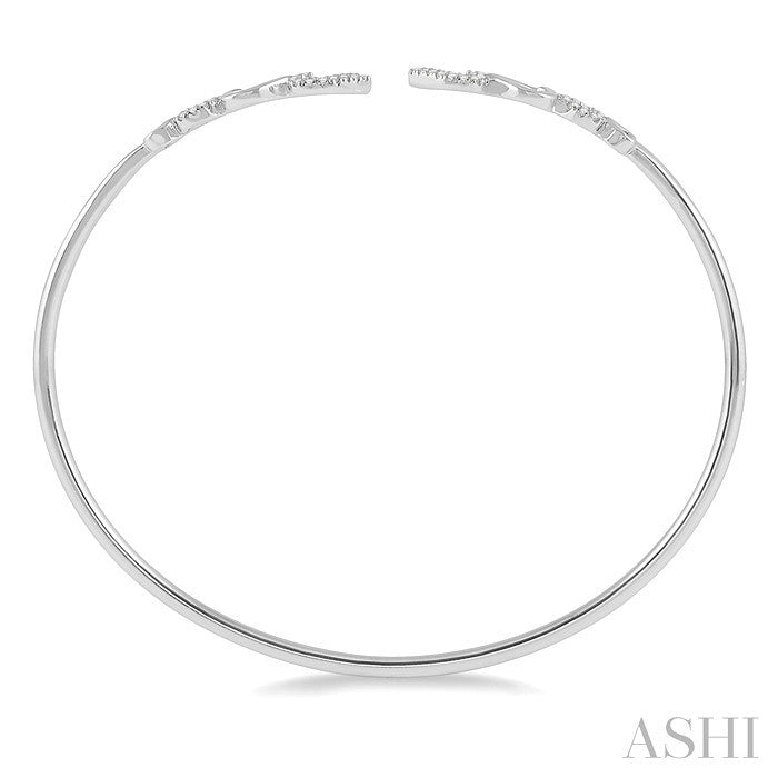 1/4 Ctw Heart Charm Open Center Round Cut Diamond Flexi Bangle in 10K White Gold