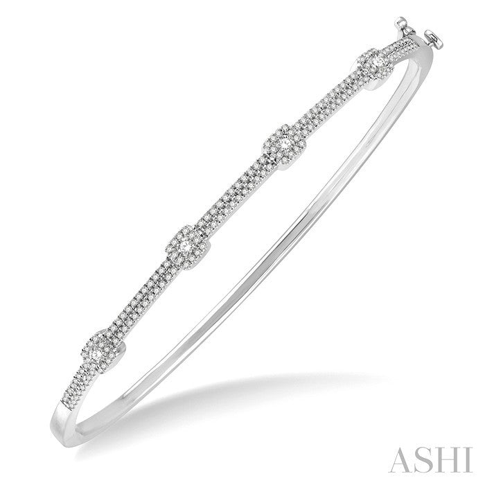 1/2 Ctw Round Cut Diamond Fashion Bangle in 14K White Gold
