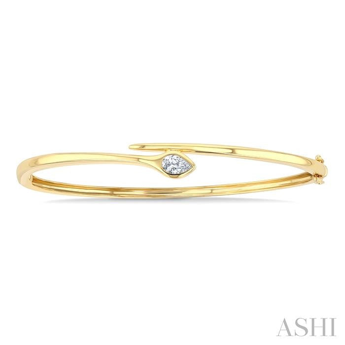 1/3 Ctw Split Bypass Center Pear Cut Diamond Fashion Bangle in 14K Yellow Gold