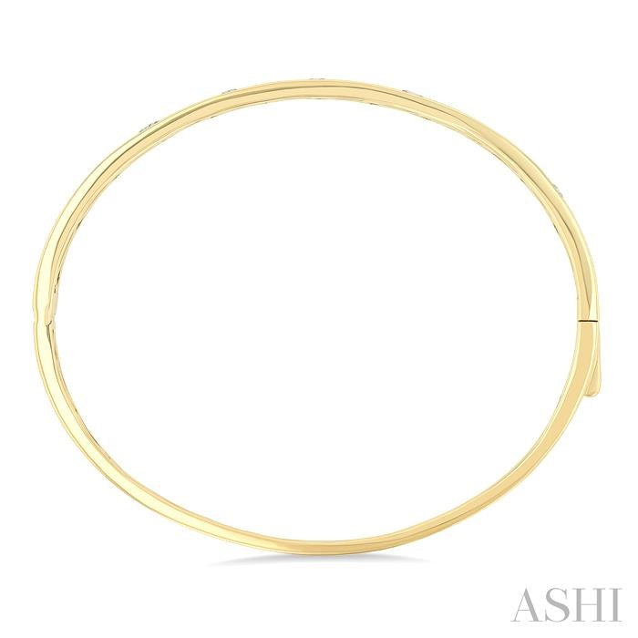 3/4 Ctw Mixed Shape Diamond Cut Fashion Bangle in 14K Yellow Gold