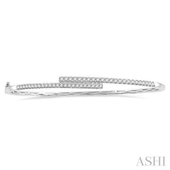 3/4 Ctw Intercrossing Round Cut Diamond Bangle in 14K White Gold