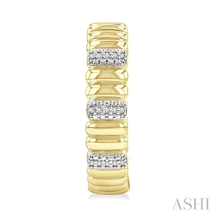 1/10 Ctw Bold Ribbed Round Cut Diamond Fashion Hoop Earring in Yellow Gold Vermeil