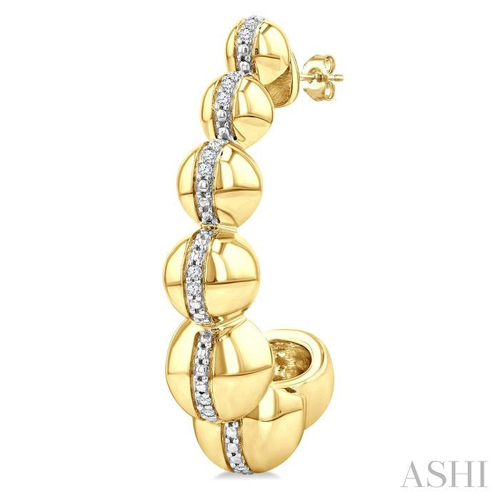 1/10 Ctw Bold Graduated Hemisphere Round Cut Diamond Fashion Half Hoop Earring in Yellow Gold Vermeil