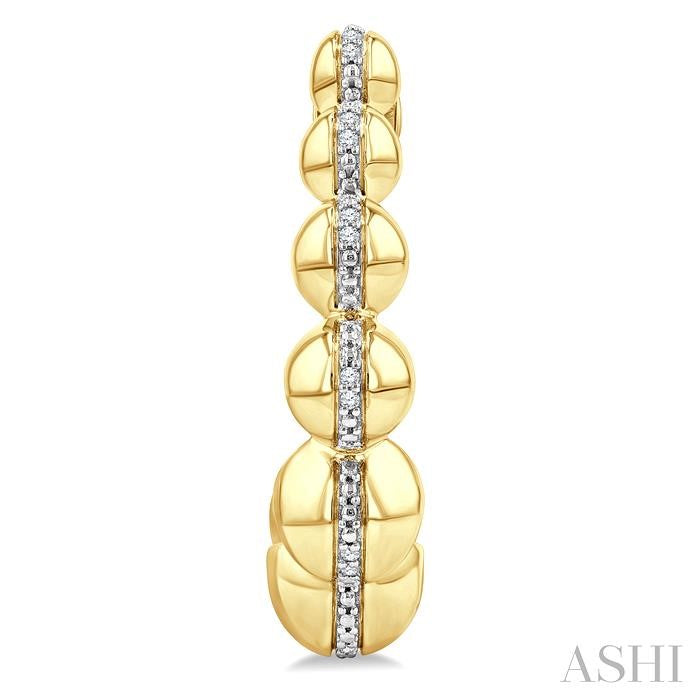 1/10 Ctw Bold Graduated Hemisphere Round Cut Diamond Fashion Half Hoop Earring in Yellow Gold Vermeil