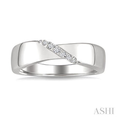 1/20 Ctw Round Cut Diamond Fashion Ring in Sterling Silver