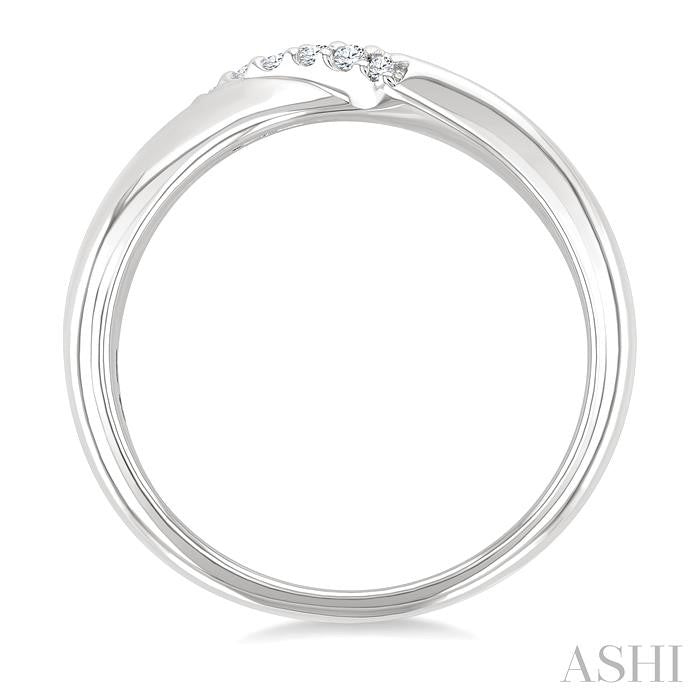 1/20 Ctw Round Cut Diamond Fashion Ring in Sterling Silver