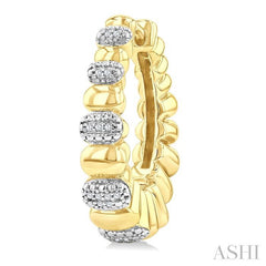 1/10 Ctw Bold Puffed Pod Rib Round Cut Diamond Fashion Hoop Earring in Yellow Gold Vermeil