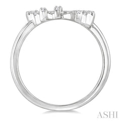 1/10 Ctw Round Cut Diamond Bow Fashion Ring in Sterling Silver