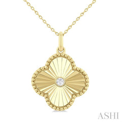 1/20 Ctw Clover Fluted Medallion Round Cut Diamond Pendant With Chain in 10K Yellow Gold