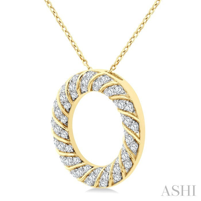 1/2 Ctw Ribbed Swirl Circle Round Cut Diamond Fashion Pendant With Chain in 14K Yellow Gold