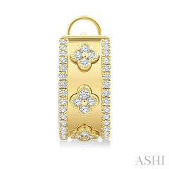 1/2 Ctw Round Cut Diamond Clover Fashion Hoop Earrings in 14K Yellow Gold