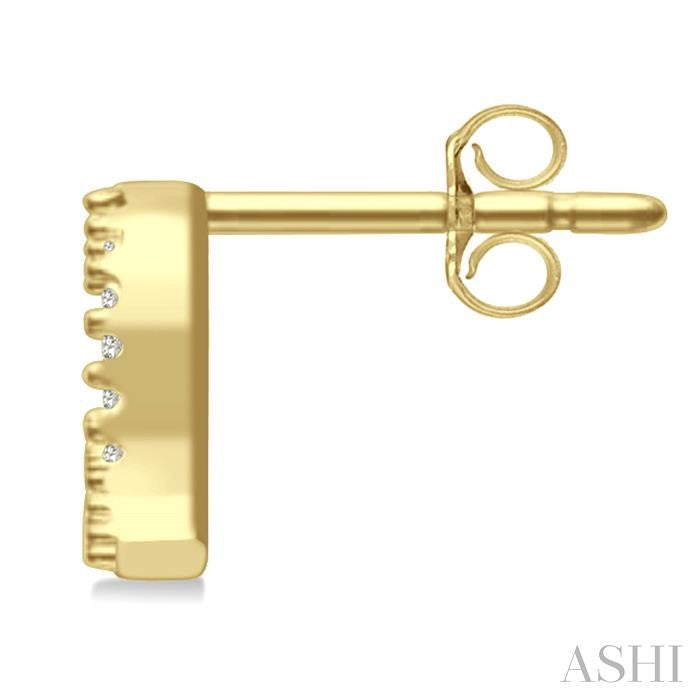 1/8 Ctw Initial 'Q' Round Cut Diamond Earrings in 10K Yellow Gold