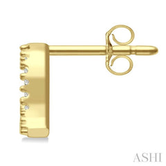 1/8 Ctw Initial 'Q' Round Cut Diamond Earrings in 10K Yellow Gold