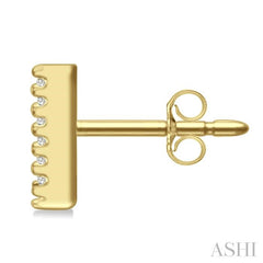 1/10 Ctw Initial 'V' Round Cut Diamond Earrings in 10K Yellow Gold
