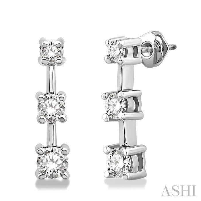 3/4 Ctw Round Cut Diamond Earrings in 14K White Gold