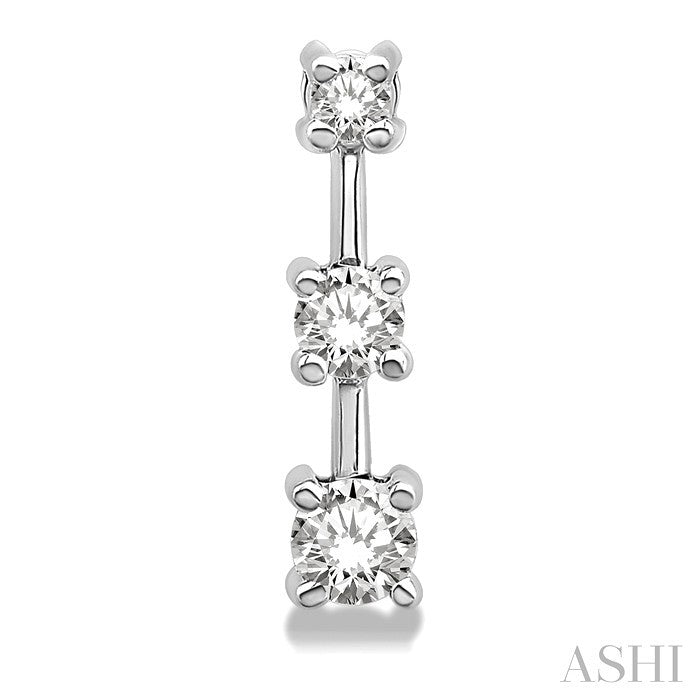 3/4 Ctw Round Cut Diamond Earrings in 14K White Gold