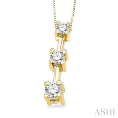 1/4 Ctw Three Stone Round Cut Diamond Pendant in 14K Yellow Gold with Chain
