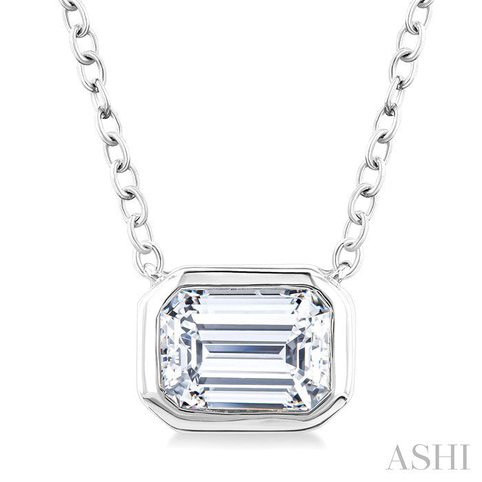 1/4 Ctw Emerald Pie Cut Diamond Fashion Pendant With Chain in 14K White Gold