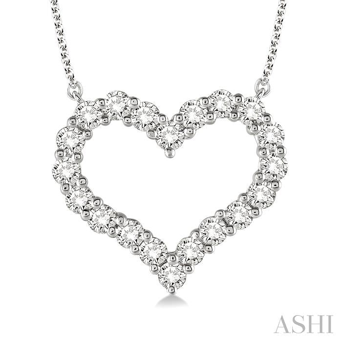 1/2 Ctw Round Cut Diamond Heart Pendant With Chain in 14K white Gold