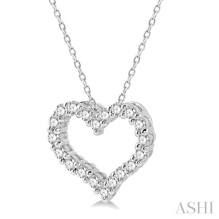 1/4 Ctw Heart Shape Round Cut Diamond Pendant With Chain in 14K White Gold