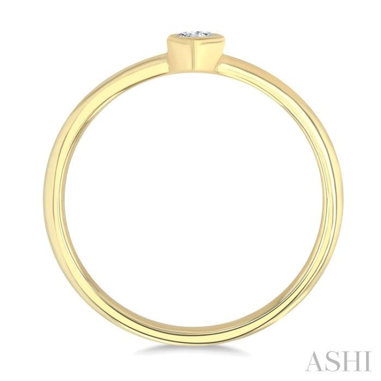 1/6 Ctw Petite Bezel Set Marquise Cut Diamond Fashion Ring in 10K Yellow Gold