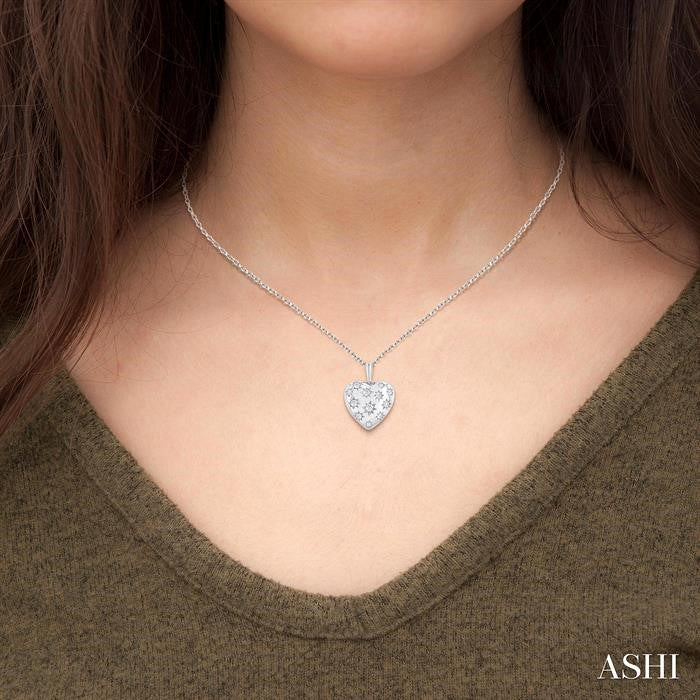 1/6 Ctw Bold Star Engraved Puffed Heart Round Cut Diamond Fashion Pendant With Chain in 10K White Gold