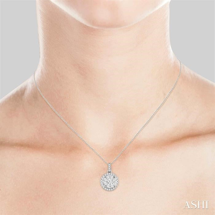 3/4 Ctw Lovebright Round Cut Diamond Pendant in 14K White Gold with Chain