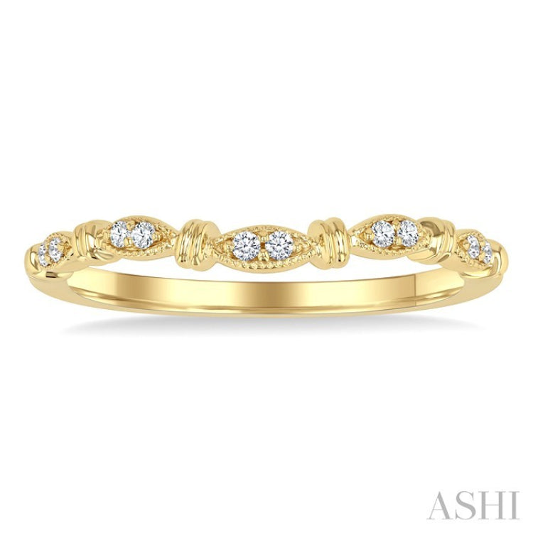1/20 Ctw Marquise Link Round Cut Diamond Wedding Band in 14K Yellow Gold