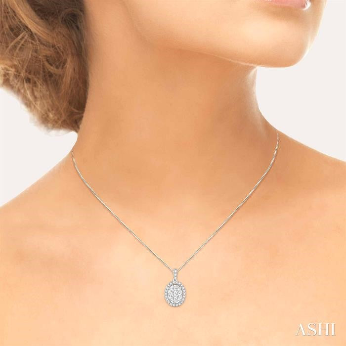 1 Ctw Oval Shape Diamond Lovebright Pendant in 14K White Gold with Chain