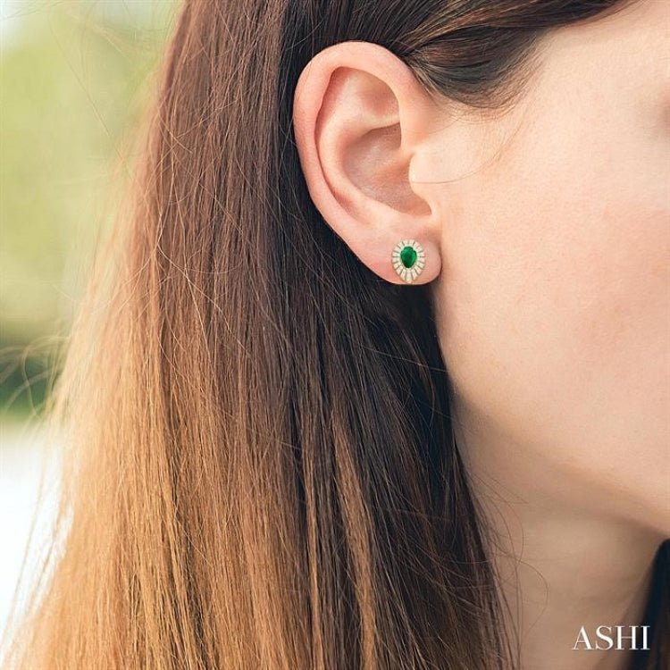 5X3 MM Pear Cut Emerald and 1/3 Ctw Starburst Round Cut Diamond Precious Stud Earring in 14K Yellow Gold