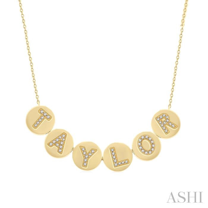 1/5 Ctw 'TAYLOR' Nameplate Round Cut Diamond Necklace in 10K Yellow Gold