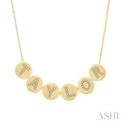 1/5 Ctw 'TAYLOR' Nameplate Round Cut Diamond Necklace in 10K Yellow Gold