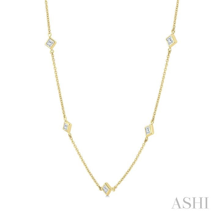 1 1/2 Ctw Princess Cut Diamond Fashion Necklace in 14K Yellow Gold