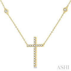 1/2 Ctw Round Cut Diamond Cross Fashion Station Necklace in 10K Yellow Gold
