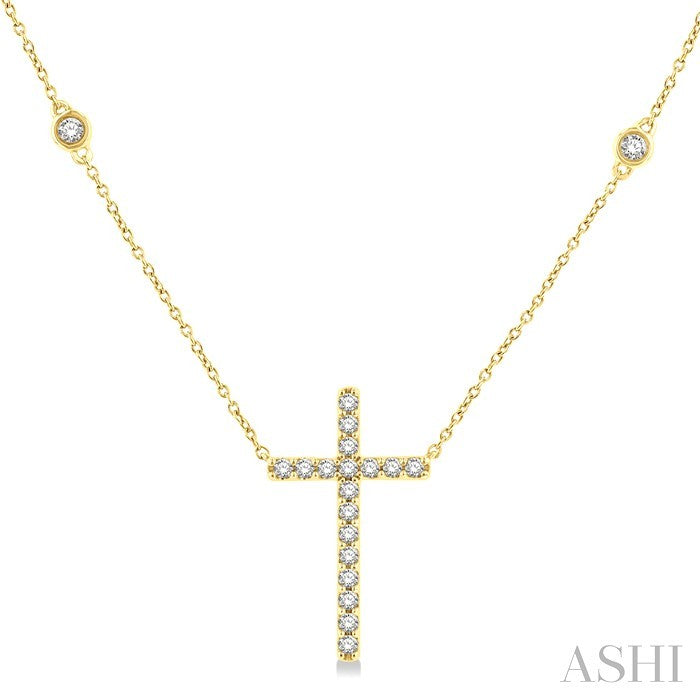 1/2 Ctw Round Cut Diamond Cross Fashion Station Necklace in 10K Yellow Gold