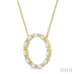 1/2 Ctw Circle Round Cut Diamond Pendant With Chain in 14K Yellow Gold
