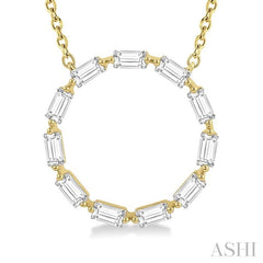 1/2 Ctw Circle Round Cut Diamond Pendant With Chain in 14K Yellow Gold
